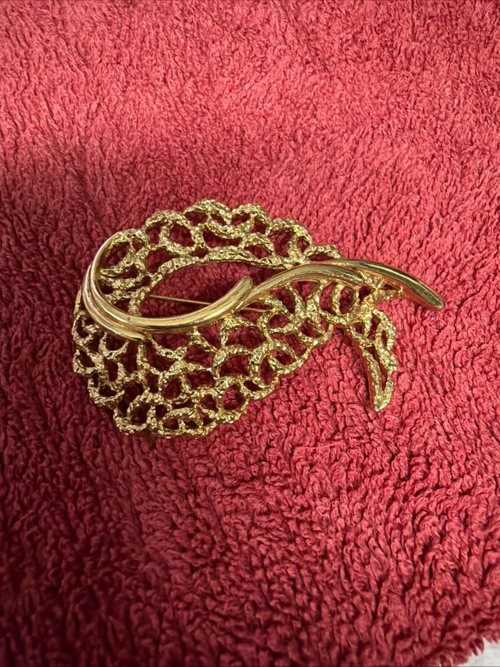 Monet Elegant Gold Tone Leaf Filigree Women's Brooch -